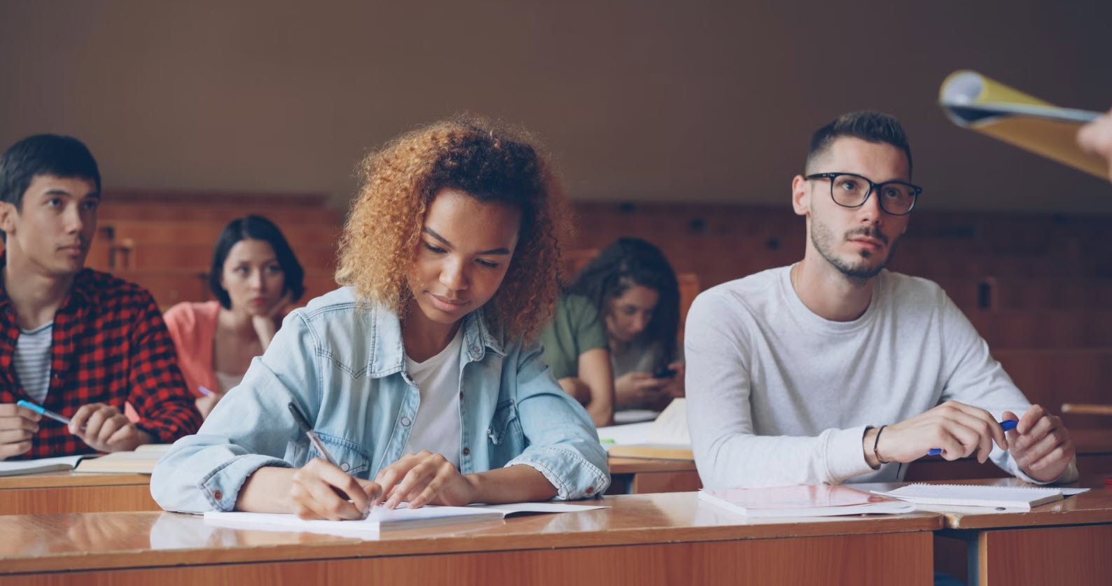 International Student Enrolment in US Falls 20% as Visa Restrictions Impact Higher Education | USAvora